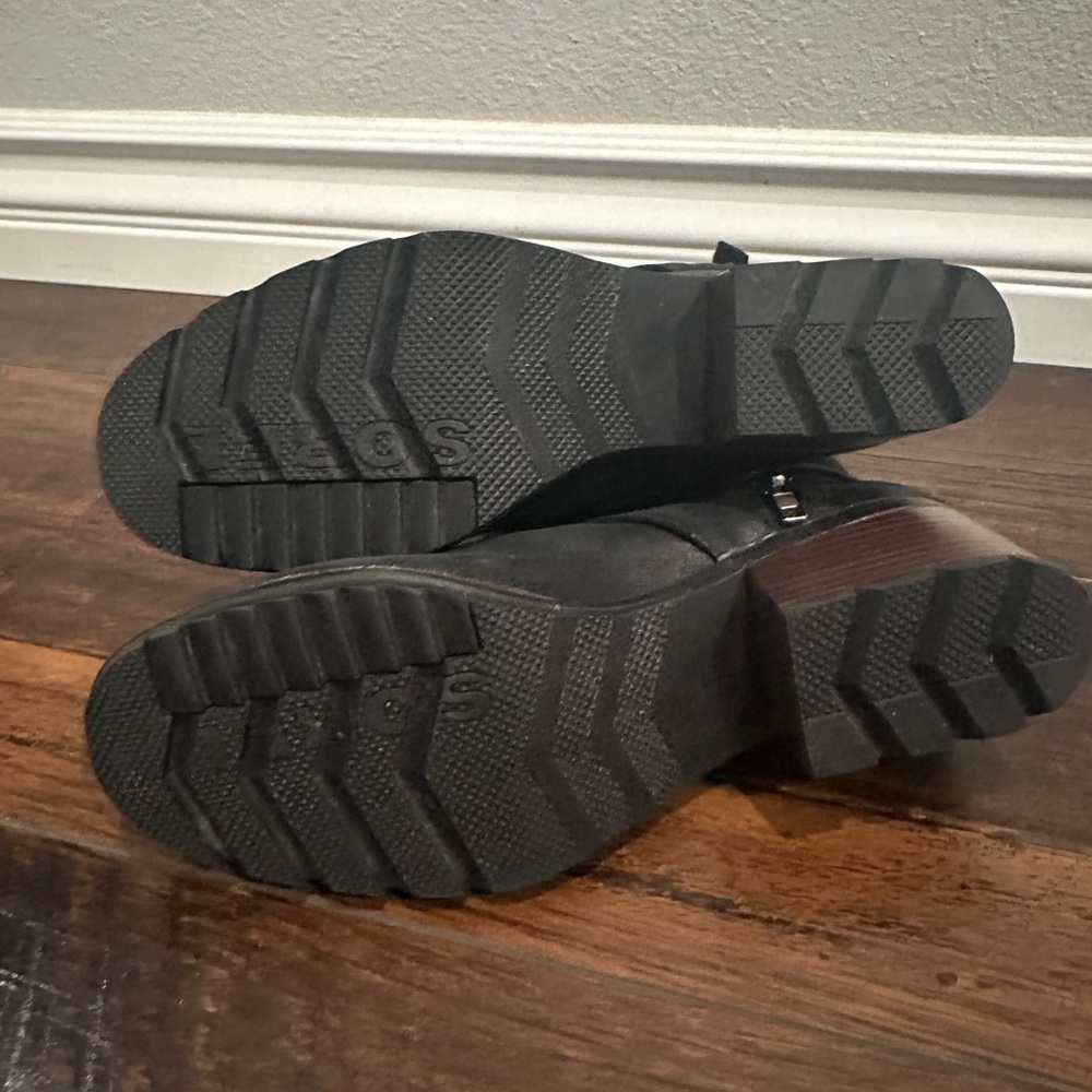 Sorel Black Ankle Booties - Picture 5 of 9